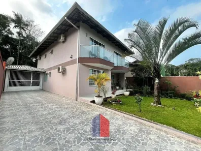 Sobrado com 4 Quartos à venda, 293m² no Floresta, Joinville