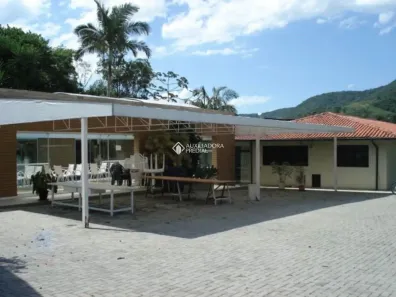 Casa com 5 Quartos à venda, 600m² no Itacorubi, Florianópolis