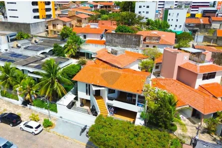 Casa com 4 Quartos à venda, 380m² no Candelária, Natal