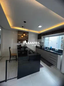 Casa com 3 Quartos à venda, 212m² no Segismundo Pereira, Uberlândia