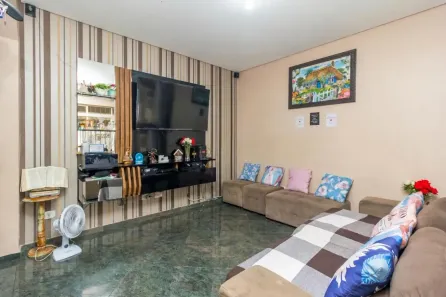 Casa com 5 Quartos à venda, 247m² no Vila Paiva, São Paulo