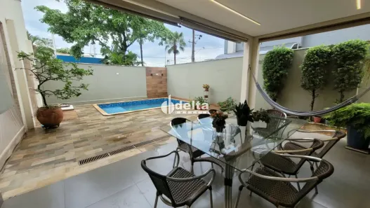 Casa de Condomínio com 3 Quartos à venda, 248m² no Jardim Inconfidência, Uberlândia