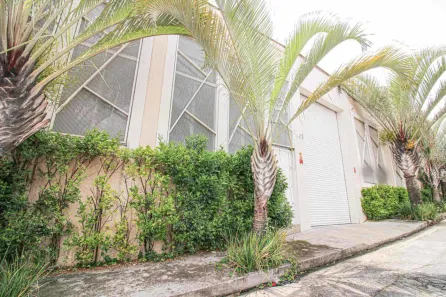 Ponto Comercial para alugar, 230m² no Jardim Eliane, São Paulo