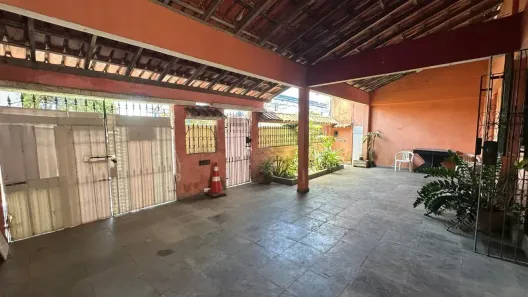 Casa com 3 Quartos à venda, 200m² no Feu Rosa, Serra