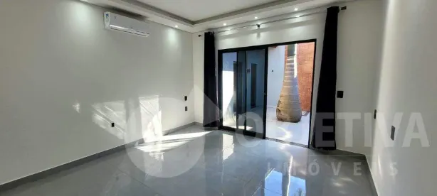 Casa com 3 Quartos para alugar, 147m² no Granada, Uberlândia