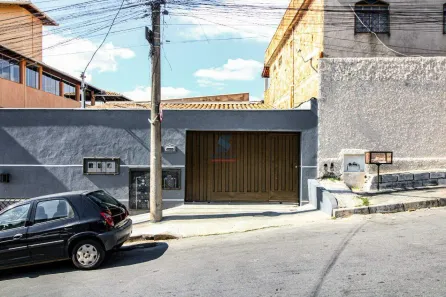 Casa com 2 Quartos para alugar, 179m² no Nacional, Contagem