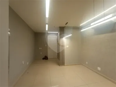 Sala Comercial para alugar, 29m² no Del Castilho, Rio de Janeiro