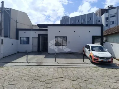 Kitnet com 1 Quarto para alugar, 25m² no Trindade, Florianópolis