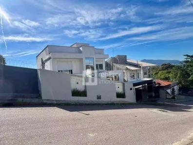 Casa com 4 Quartos à venda, 380m² no Estreito, Florianópolis