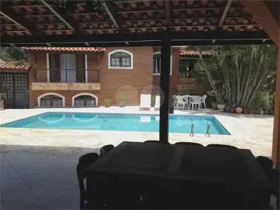Sobrado com 4 Quartos à venda, 500m² no Cumbari, Mairiporã