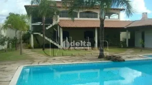 Casa com 4 Quartos à venda, 600m² no Morada da Colina, Uberlândia