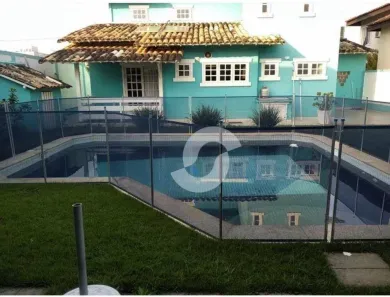 Casa com 4 Quartos à venda, 313m² no Camboinhas, Niterói
