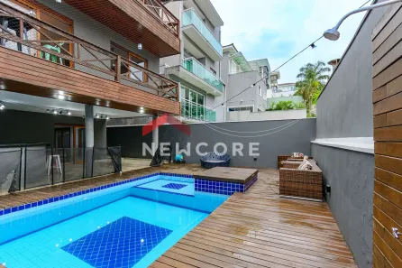 Casa de Condomínio com 4 Quartos à venda, 250m² no Moinho Velho, Cotia