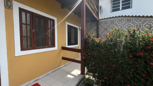 Casa de Condomínio com 2 Quartos à venda, 68m² no Ogiva, Cabo Frio