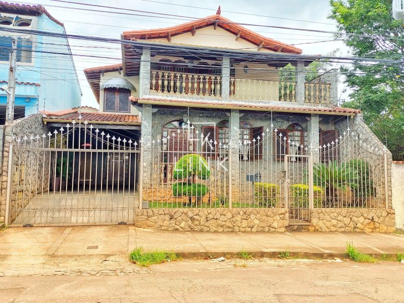 Casa com 4 quartos — Alto Caiçaras, Belo Horizonte
