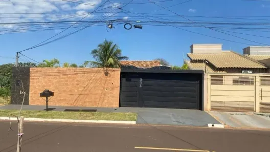 Casa com 3 Quartos à venda, 360m² no Jardim Itatiaia, Campo Grande