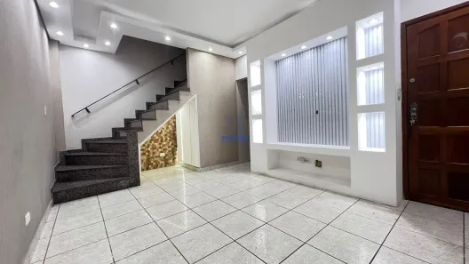 Sobrado com 3 Quartos à venda, 85m² no Itararé, São Vicente