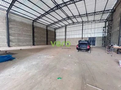 Galpão/Depósito/Armazém para alugar, 650m² no Vila Bertini, Americana