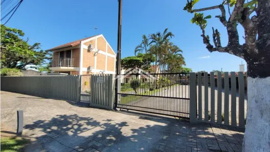 Sobrado com 3 Quartos à venda, 84m² no Itapema do Norte, Itapoá