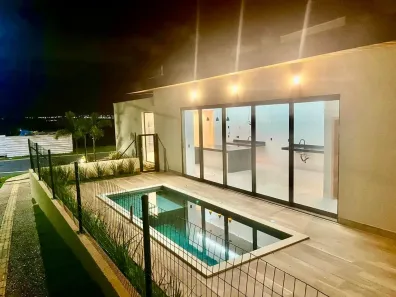 Casa de Condomínio com 3 Quartos à venda, 200m² no Jardins Capri, Senador Canedo