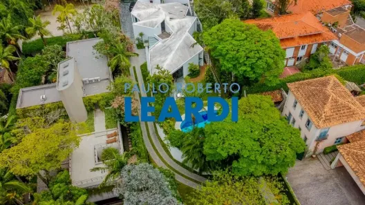 Sobrado com 4 Quartos à venda, 422m² no Vila Tramontano, São Paulo