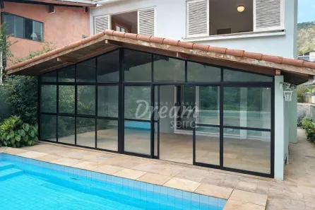 Casa com 3 Quartos à venda, 220m² no Jardim Cascata, Teresópolis