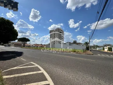 Lote/Terreno para alugar, 660m² no Santa Mônica, Uberlândia