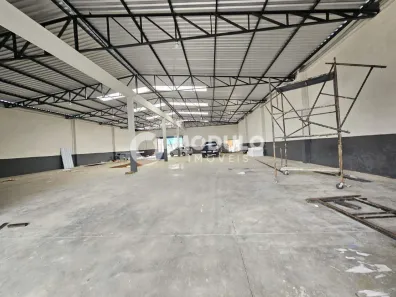 Galpão/Depósito/Armazém à venda, 600m² no Bom Jesus, Uberlândia