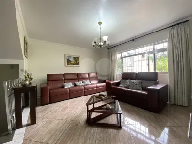 Sobrado com 3 Quartos à venda, 236m² no Vila Nivi, São Paulo