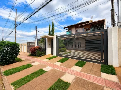 Sobrado com 4 Quartos à venda, 273m² no Vila Planalto, Campo Grande