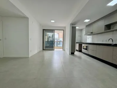 Apartamento com 3 Quartos para alugar, 95m² no Centro, Florianópolis