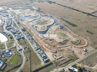 Lote/Terreno à venda, 407m² no Laranjal, Pelotas
