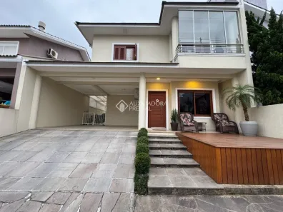 Casa de Condomínio com 3 Quartos à venda, 215m² no Igara, Canoas