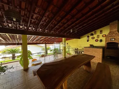 Sobrado com 3 Quartos à venda, 295m² no Estados Unidos, Uberaba