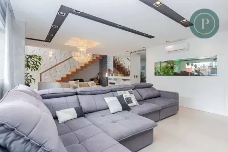 Casa de Condomínio com 4 Quartos para alugar, 200m² no Santa Cândida, Curitiba