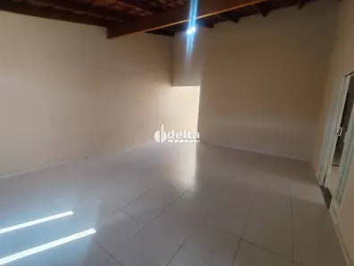 Casa com 3 Quartos para alugar, 171m² no Jardim Europa, Uberlândia