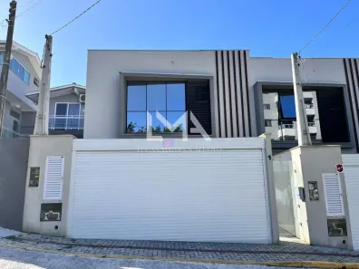 Casas à venda em Itapema, SC - Viva Real