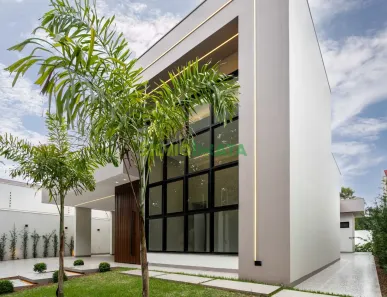Sobrado com 4 Quartos à venda, 312m² no Zona 04, Maringá