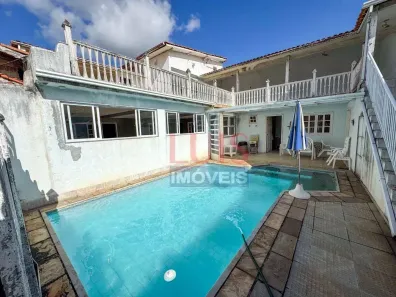 Casa com 8 Quartos à venda, 360m² no Maravista, Niterói