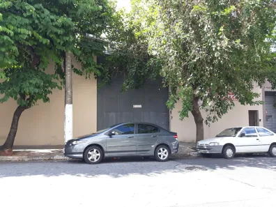 Galpão/Depósito/Armazém para venda ou aluguel, 805m² no Cambuci, São Paulo