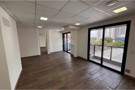 Sala Comercial para alugar, 105m² no Butantã, São Paulo