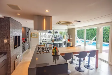 Casa com 5 Quartos à venda, 556m² no Campo Comprido, Curitiba