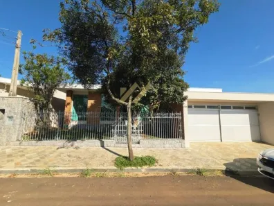 Casa com 4 Quartos para alugar, 258m² no Jardim Macarenco, São Carlos