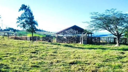 Fazenda/Sítio com 3 Quartos à venda, 200m² no São Jorge, Piracicaba