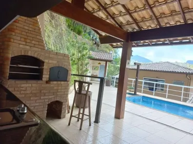 Casa com 4 Quartos para alugar, 400m² no Badu, Niterói
