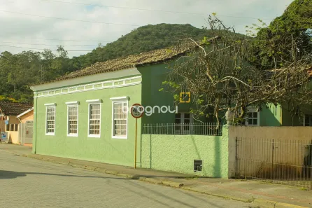 Casa com 3 Quartos à venda, 227m² no Sambaqui, Florianópolis