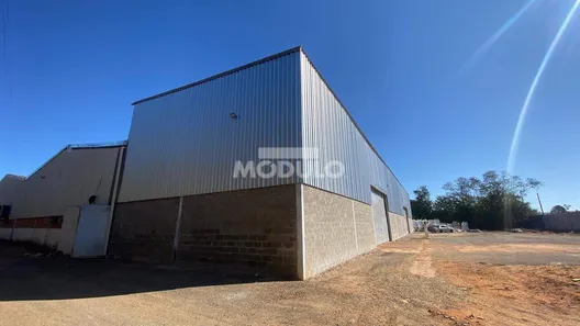 Galpão/Depósito/Armazém para alugar, 1200m² no São Jorge, Uberlândia