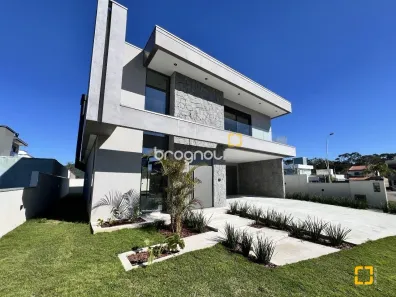 Casa de Condomínio com 4 Quartos à venda, 262m² no São João do Rio Vermelho, Florianópolis
