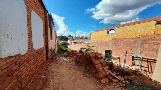 Lote/Terreno à venda, 218m² no Paulista, Piracicaba