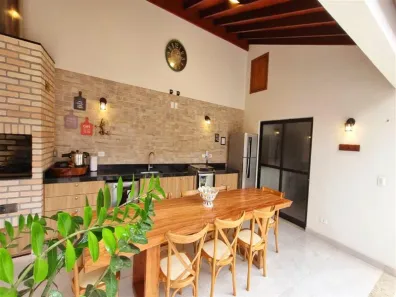 Casa com 4 Quartos à venda, 225m² no Bosque da Saúde, São Paulo